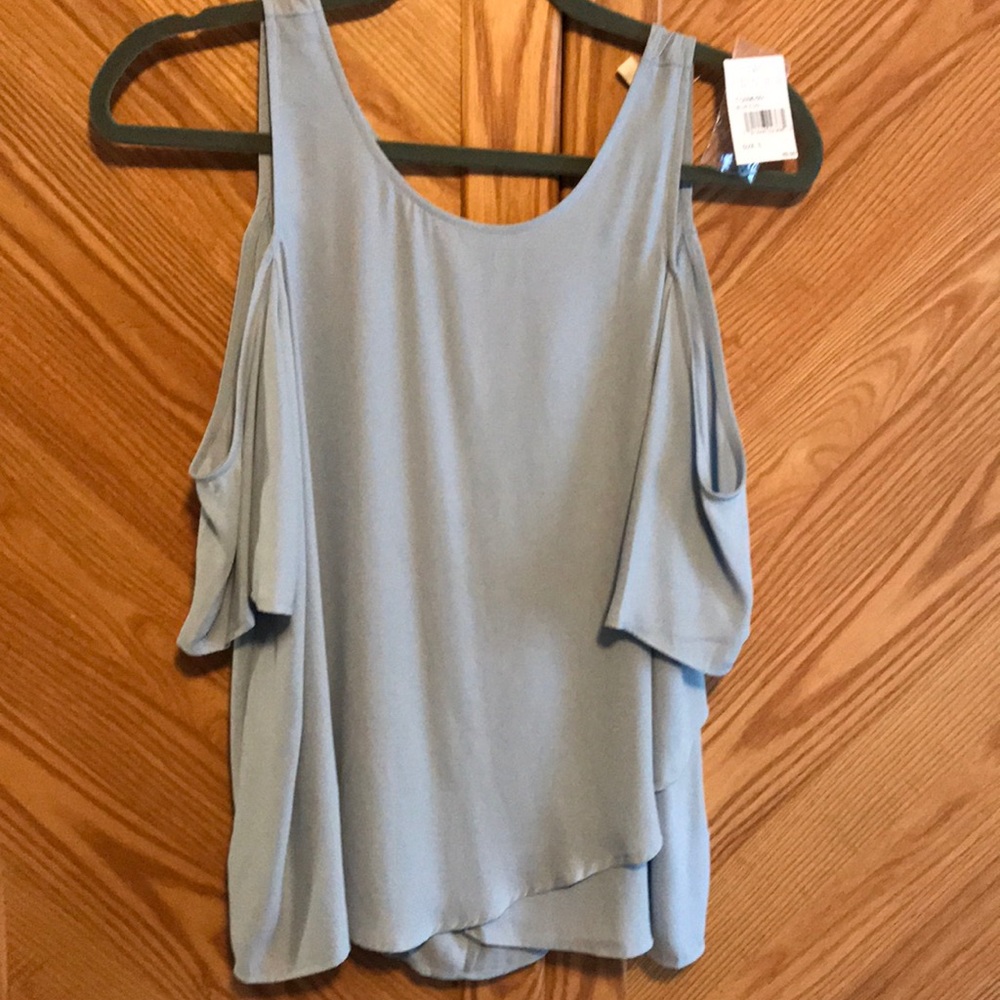 Women’s Lush top